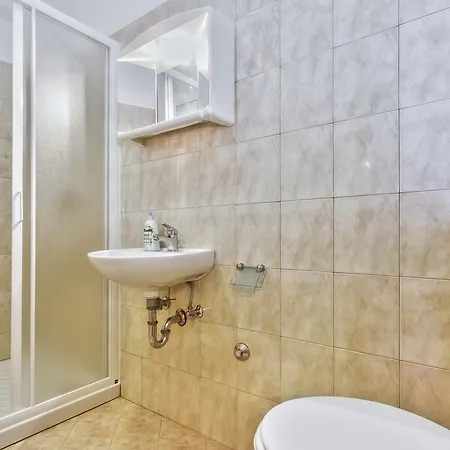 Lanza Apartament *